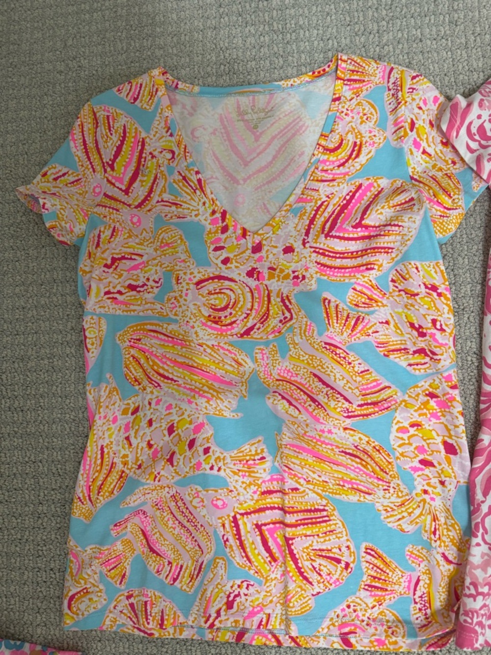 Lilly Pulitzer Short Sleeve V-Neck Tee in Aqua, Pink & Yellow Shell Print